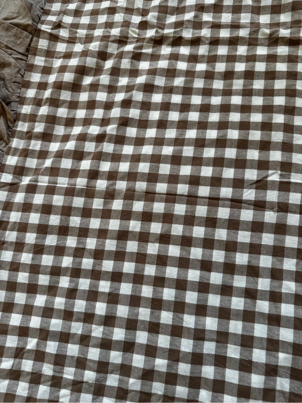Classic Beige Gingham Tablecloth with Ruffled Edge